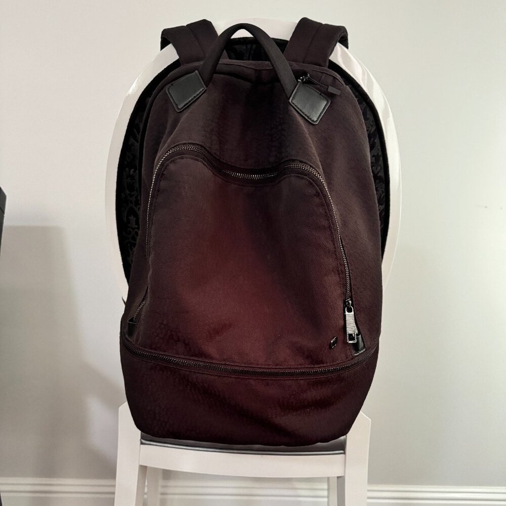 CITY ADVENTURER BACKPACK *17L Stacked Jacquard Black Midnight